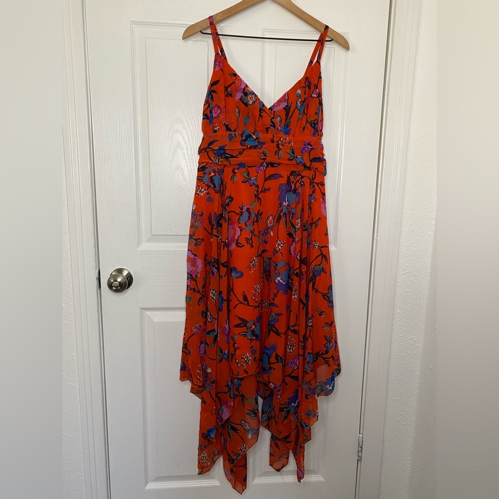 Shore Drive - size M - Dark Orange with lovely floral pattern